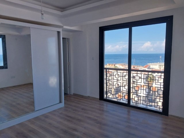 Girne Şehir Merkezinde 2+1 Penthouse