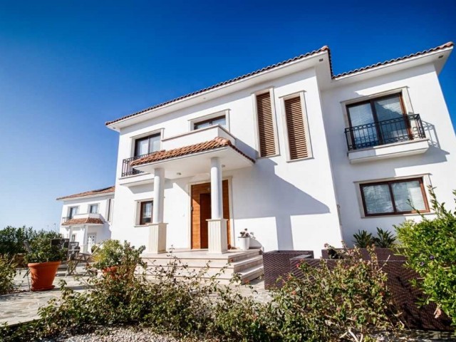 4 Bedroom Villa for Sale in Kyrenia