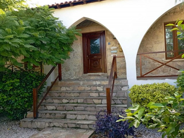 Villa mit 3 Schlafzimmern zum Verkauf in Ozanköy, Kyrenia