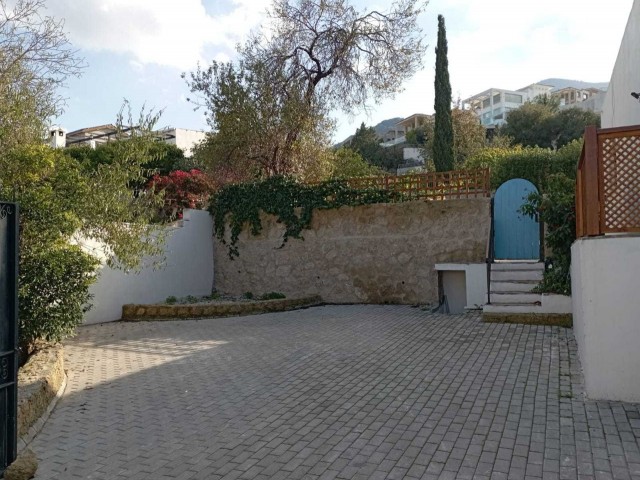 Villa mit 3 Schlafzimmern zum Verkauf in Ozanköy, Kyrenia