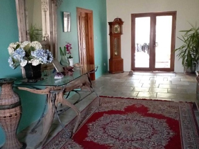 Girne Ozanköy'de Satılık 3 Yatak Odalı Villa