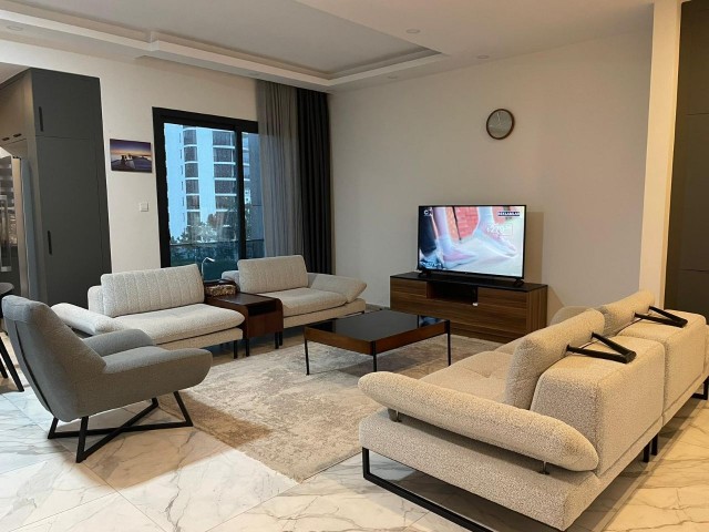 GİRNE MERKEZDE FIRSAT FİYATLI SATILIK LÜKS 2+1  Penthouse Daire