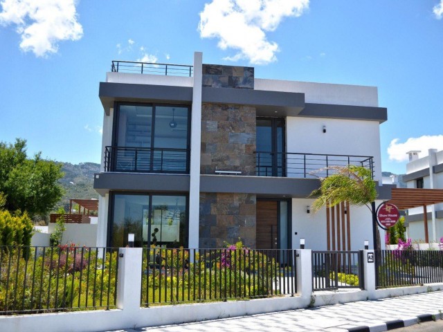 Amazing 3+1 villa for sale in YEŞİLTEPE, Kyrenia 