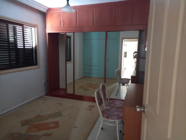 3+1 apartment for rent in center of Kyrenia.