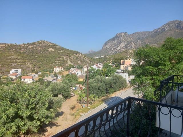 Alsancakta 3 + 1 Villa zu vermieten in einer ruhigen ruhigen Gegend mit privatem Pool mit Blick auf die Berge und das Meer ** 