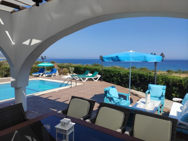 4+1 Villa Mit Privatem Pool Zur Täglichen Miete In Kyrenia Karsiyakada ** 