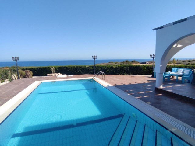 4+1 Villa Mit Privatem Pool Zur Täglichen Miete In Kyrenia Karsiyakada ** 