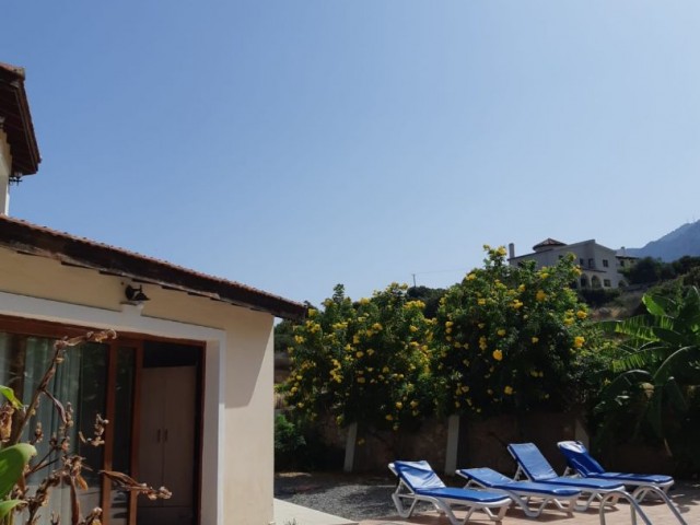 4+1 VILLA WITH SWIMMING POOL AND FURNISHED FOR RENT IN KYRENIA LAPTA ** 