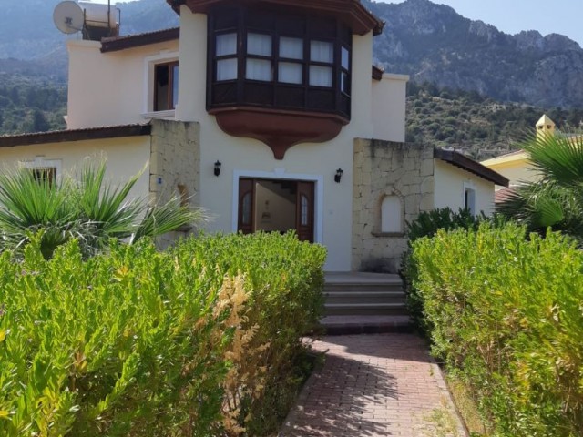 4+1 VILLA WITH SWIMMING POOL AND FURNISHED FOR RENT IN KYRENIA LAPTA ** 