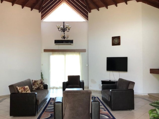 5+1 VILLA WITH POOL FOR DAILY RENTAL IN ALSANCAK ** 