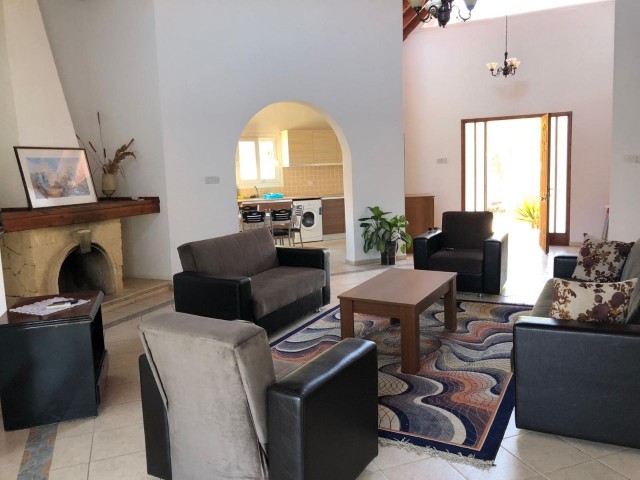 5+1 VILLA WITH POOL FOR DAILY RENTAL IN ALSANCAK ** 