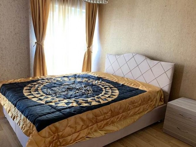 VOLL MÖBLIERTE 3 + 2 LOFT-WOHNUNG ZUM VERKAUF IN EINEM PRIVATEN ORT MIT MEERBLICK IM ZENTRUM VON KYRENIA ** 