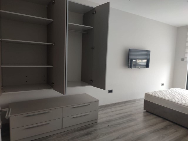 GİRNE MERKEZDE LÜKS REZİDANS TA KİRALIK 3+1 FUL EŞYALI DAİRE