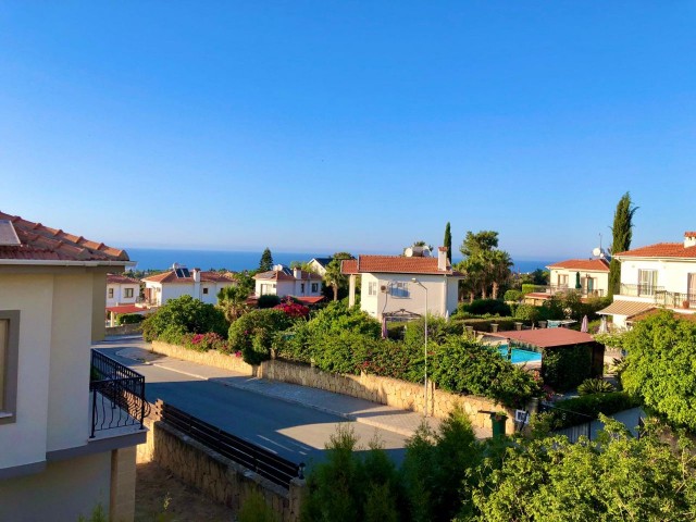 WUNDERSCHÖNE VILLA ZUM VERKAUF IN CHATALKÖY MIT MEER-UND BERGBLICK, 1500M2 GARTEN 5*10 POOL ! ** 