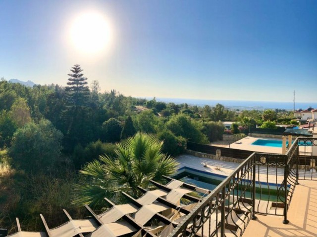 WUNDERSCHÖNE VILLA ZUM VERKAUF IN CHATALKÖY MIT MEER-UND BERGBLICK, 1500M2 GARTEN 5*10 POOL ! ** 