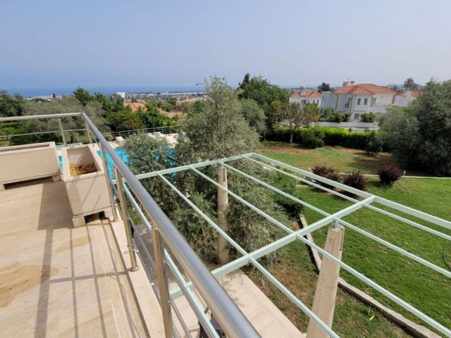 3+1 VILLA ZUR MIETE MIT MEER- UND BERGBLICK IN GİRNE ÖZANKÖY