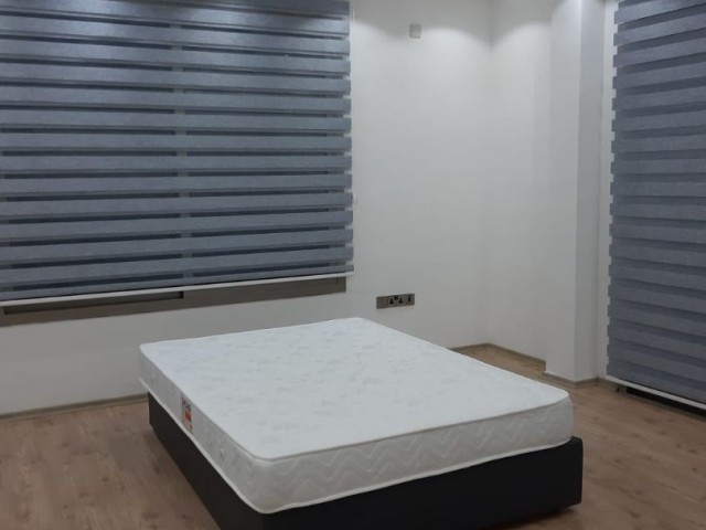 3 + 1 DUPLEX PENTHOSUE WOHNUNG ZUM VERKAUF IN DER TÜRKISCHEN TAT IM ZENTRUM VON KYRENIA ** 