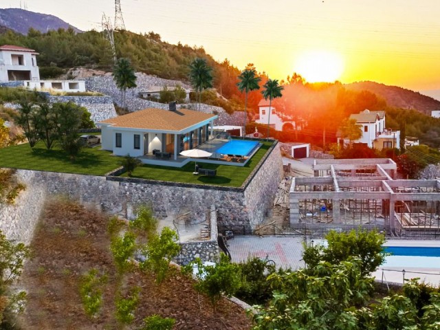 SUPER LUXUS VILLA ZUM VERKAUF IN ALSANCAKTA 2 HEKTAR LAND IN EXKLUSIVEM DESIGN MIT DER NATUR MIT HERRLICHEM MEER-UND BERGBLICK VERFLOCHTEN ** 