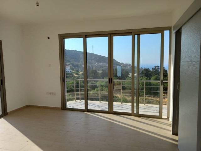 Luxusvilla zum Verkauf in ALSANCAKTA 1350 M2 Land mit Berg-und Meerblick ** 