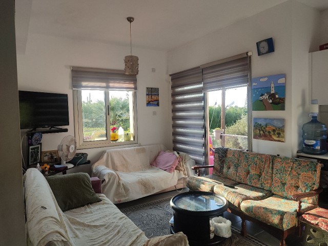 1+1 Wohnung zum Verkauf mit eigener Terrasse mit Meer-und Bergblick in Kyrenia Karaoglanoglu ** 