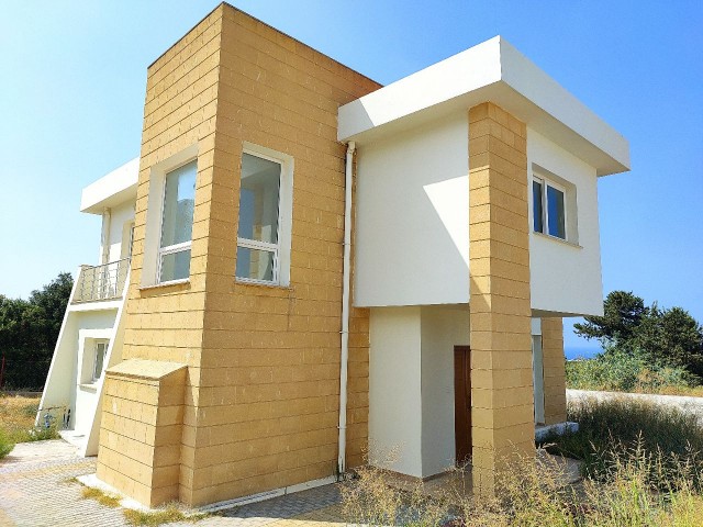 Villa zum Verkauf in Alsancakata mit Berg- und Meerblick, bezugsfertig 