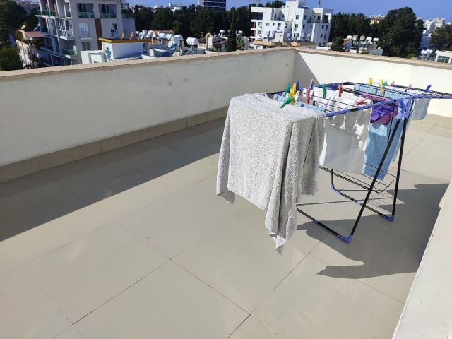 Luxuriöses 2+1 Penthouse im Zentrum von Kyrenia zu verkaufen 