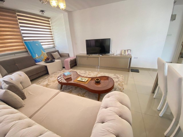 Girne merkezde satılık Lüks 2+1 penthouse 