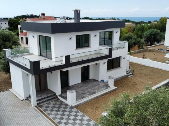 3+1 luxury villa for sale in the Çatalköy 