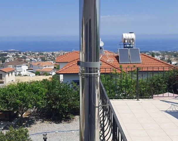 Girne Çatalköy da deniz manzaralı ,full eşyalı , özel havuzlu satılık Villa 