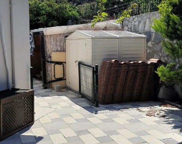 Meerblick, komplett möbliert, private Poolvilla zum Verkauf in Çatalköy, Girne