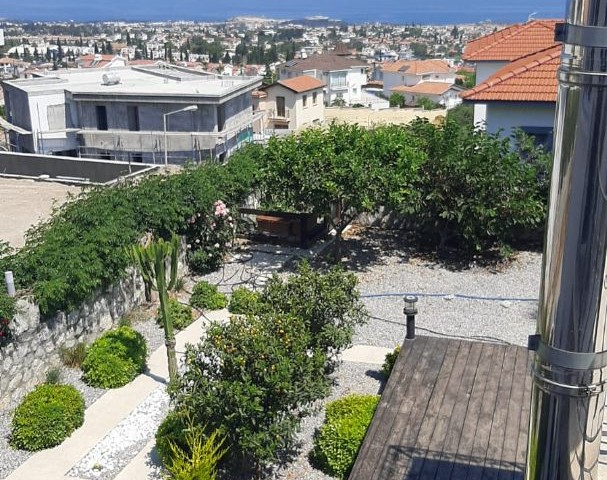 3+1 Villa for sale with private swimming pool and fully furnished in the Çatalköy 