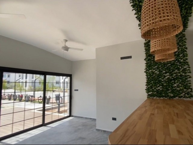 1+1 Penthouse zum Verkauf in einem Luxuskomplex in Karaoğlanoğlu, Girne