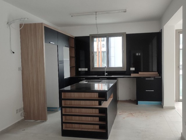 3+1 modernes Super-Luxus-Penthouse zum Verkauf im Zentrum von Kyrenia