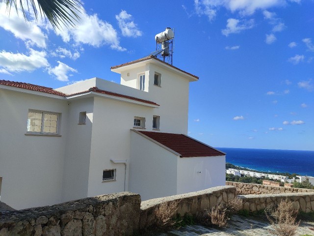 Luxuriöse Villa mit 4 Schlafzimmern in Kyrenia Esentepe mit herrlichem Meerblick zu verkaufen