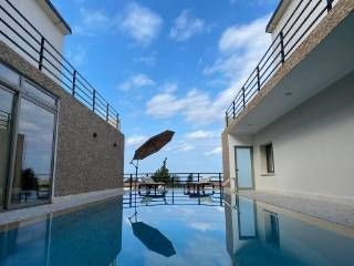 Süper luxury villa for daily rent in Alsancak 