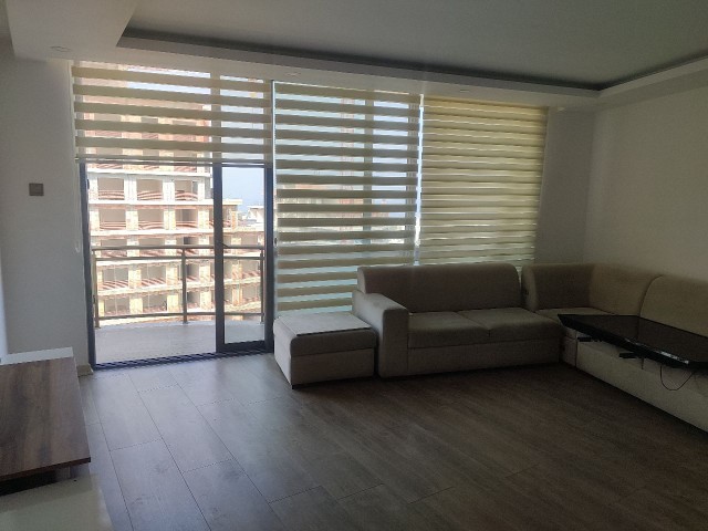 2+1 luxury penthouse for rent in a complex in the center of Kyrenia