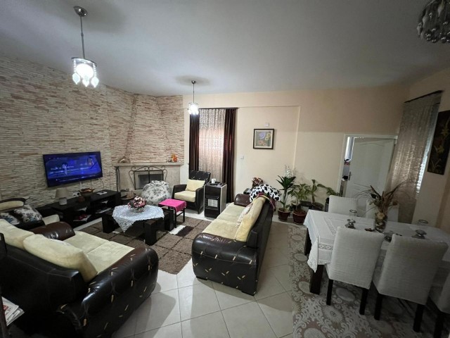 Detached house for sale in a complex in Alsancak