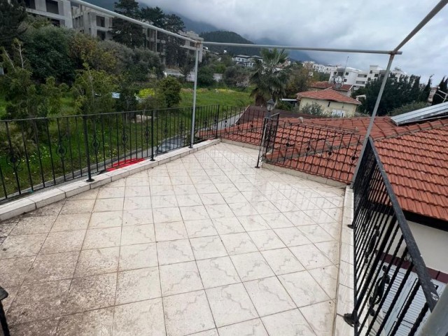 Detached house for sale in a complex in Alsancak