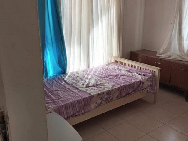 3+1 Wohnung zu verkaufen in Kyrenia Zentrum