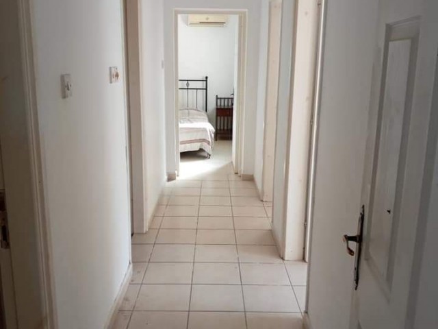 3+1 Wohnung zu verkaufen in Kyrenia Zentrum