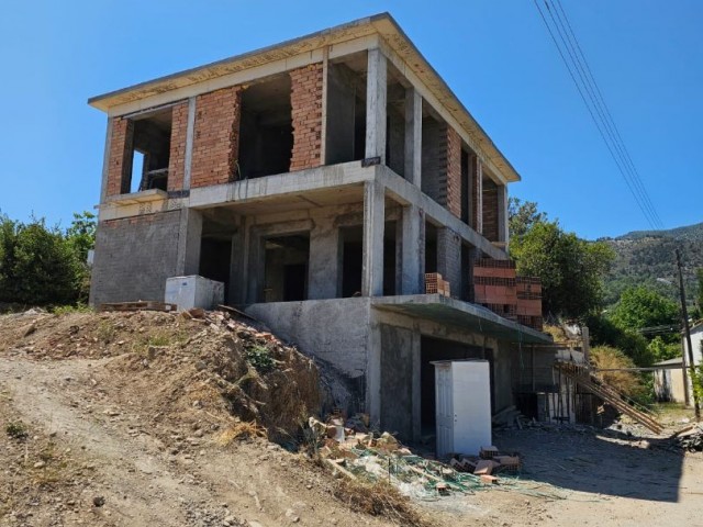 3+1 villa for sale with mountain and sea view in Alsancak