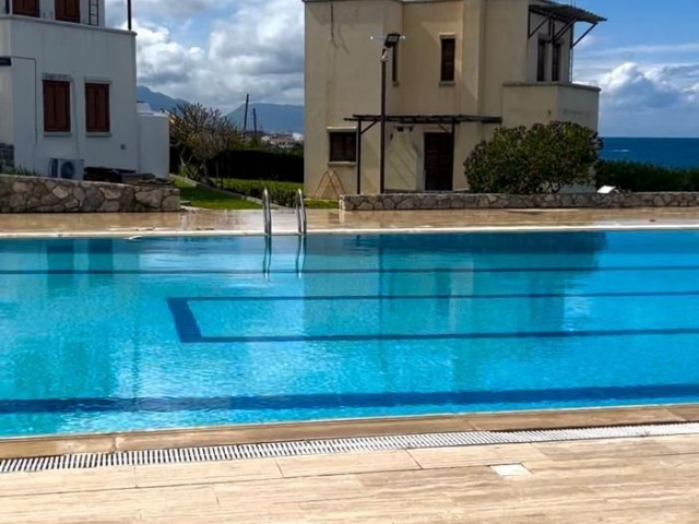 2+1 house for sale in a site with pool in Esentepe