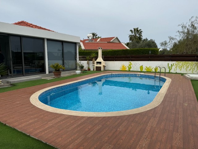3+1 Luxusvilla zur Miete mit privatem Pool in Kyrenia.