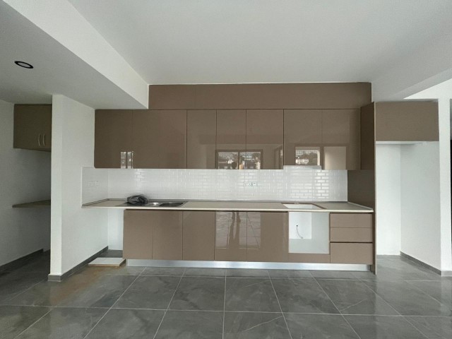 2+1 luxury flat for sale in Girne Çatalköy, ready to move in, with its own terrace