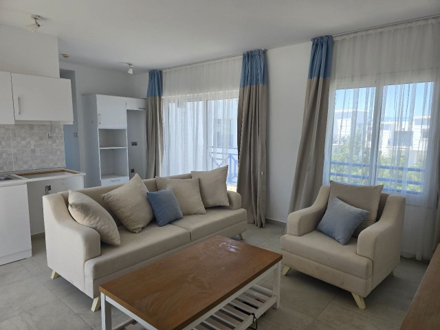 آپارتمان 2+1 پنت هاوس برای فروش با منظره دریا در یک سایت لوکس با استخر در آلسانجاک، گیرنه!