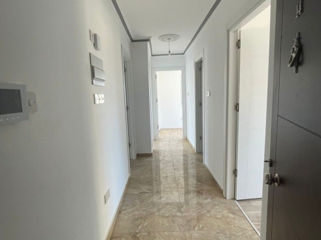 GAZİMAĞUSA MERKEZDE SATILIK 3+1 YENİ PENTHOUSE SON 1 DAİRE