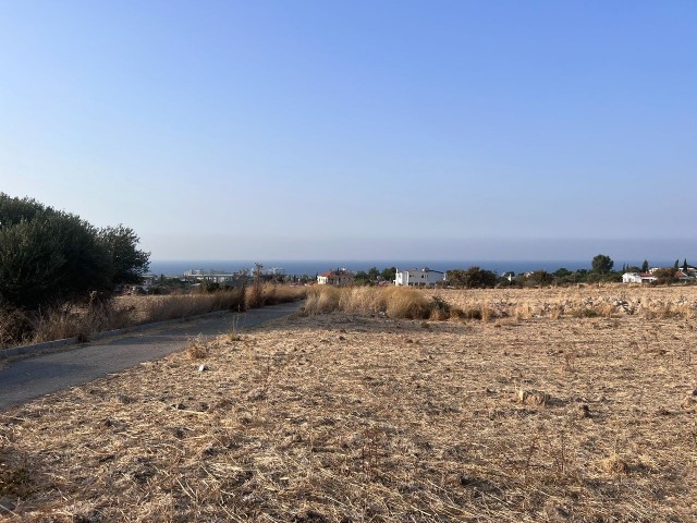 Land suitable for the construction of villas or sites in Kyrenia Alsancak. The equivalent is the cob. 05338403555 ** 