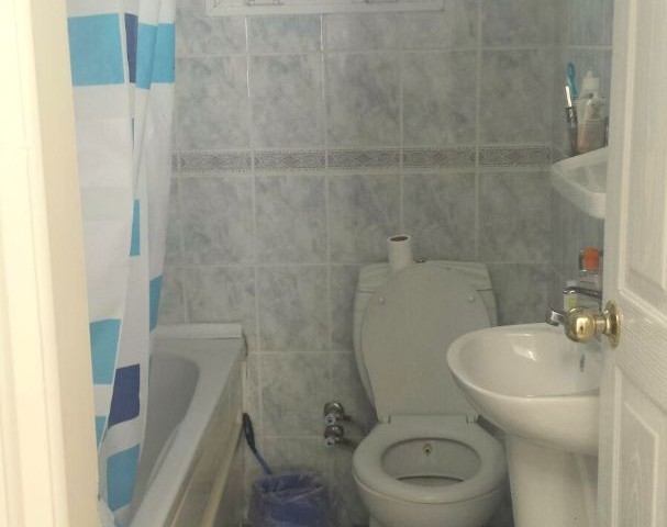 Langzeitmiete villa in Kyrenia Bellapais. 3 Schlafzimmer mit Gemeinschaftspool. 05338403555 ** 