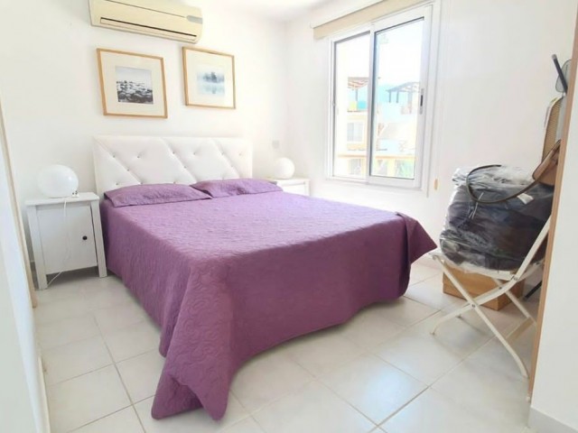 500 m vom Meer in Kyrenia Alsancak 1+1 Maisonette-Wohnung im Erdgeschoss in einem gepflegten Ort. Voll möbliert (kann auf 2+1 umgestellt werden). 05338403555 ** 