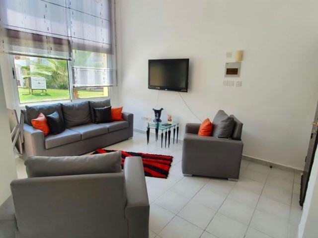 500 m vom Meer in Kyrenia Alsancak 1+1 Maisonette-Wohnung im Erdgeschoss in einem gepflegten Ort. Voll möbliert (kann auf 2+1 umgestellt werden). 05338403555 ** 